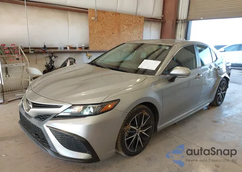 2022 Toyota Camry Se z USA, uszkodzony, nr VIN 4T1G11AK2NU639171